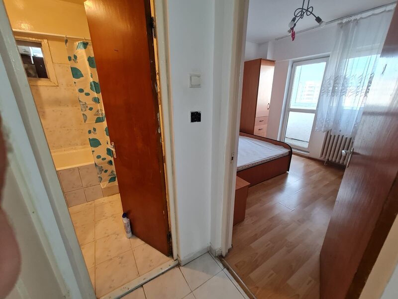 Metrou 1 Decembrie la 3 minute pe jos si centrala proprie