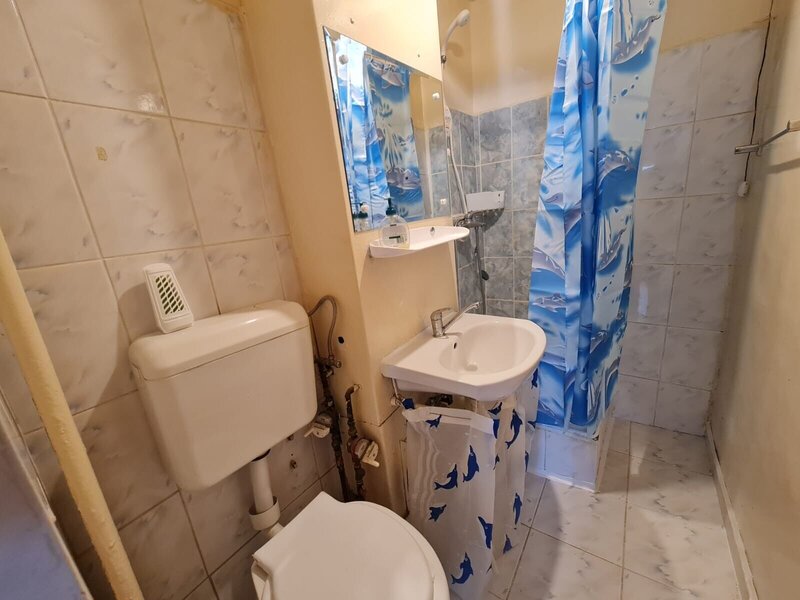 Metrou 1 Decembrie la 3 minute pe jos si centrala proprie